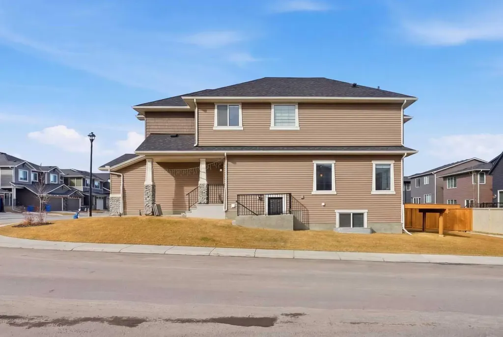 1448 Bayview Point SW Airdrie AB T4B 5K2