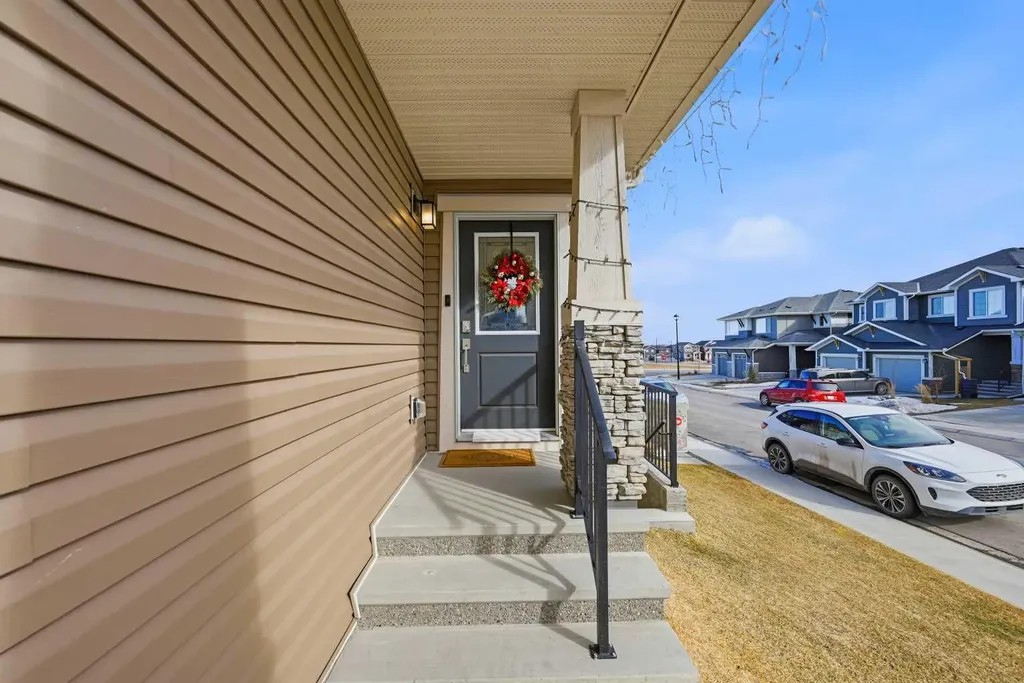 1448 Bayview Point SW Airdrie AB T4B 5K2