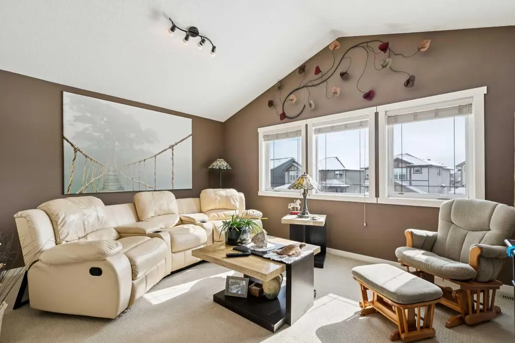 23 Kingston View SE Airdrie AB T4A 0K4