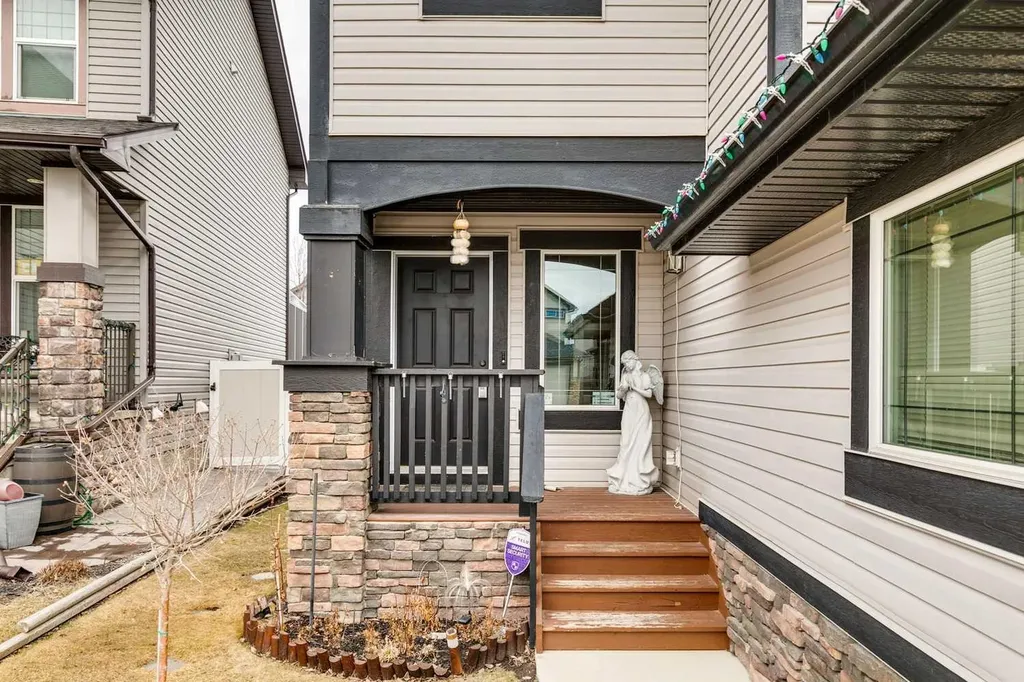 23 Kingston View SE Airdrie AB T4A 0K4