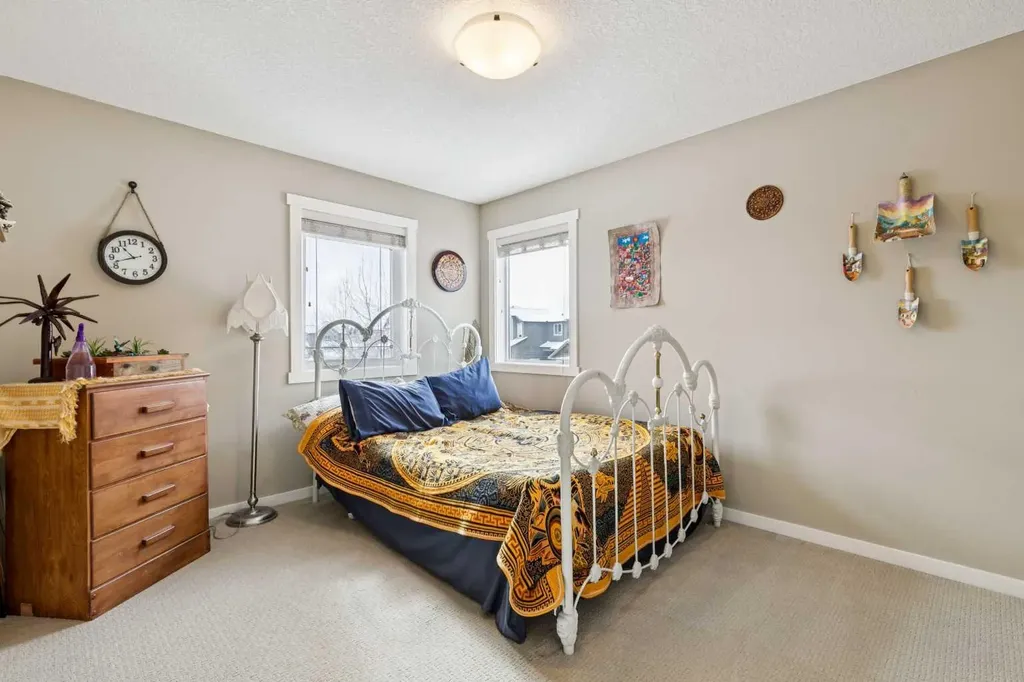 23 Kingston View SE Airdrie AB T4A 0K4