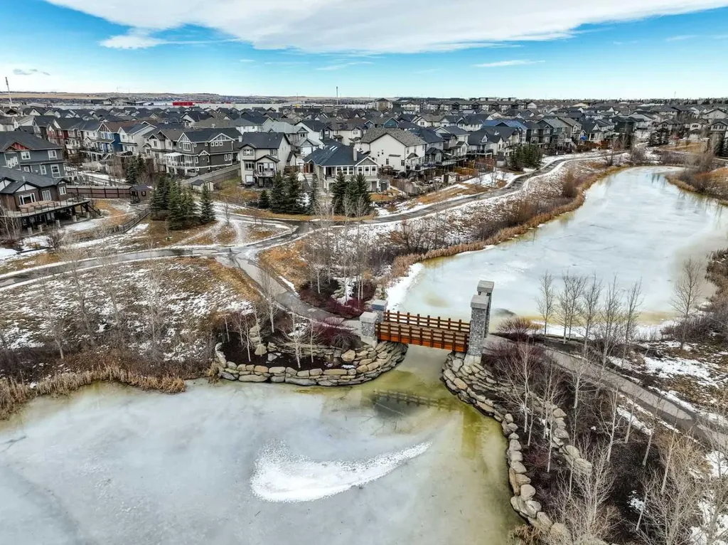 23 Kingston View SE Airdrie AB T4A 0K4