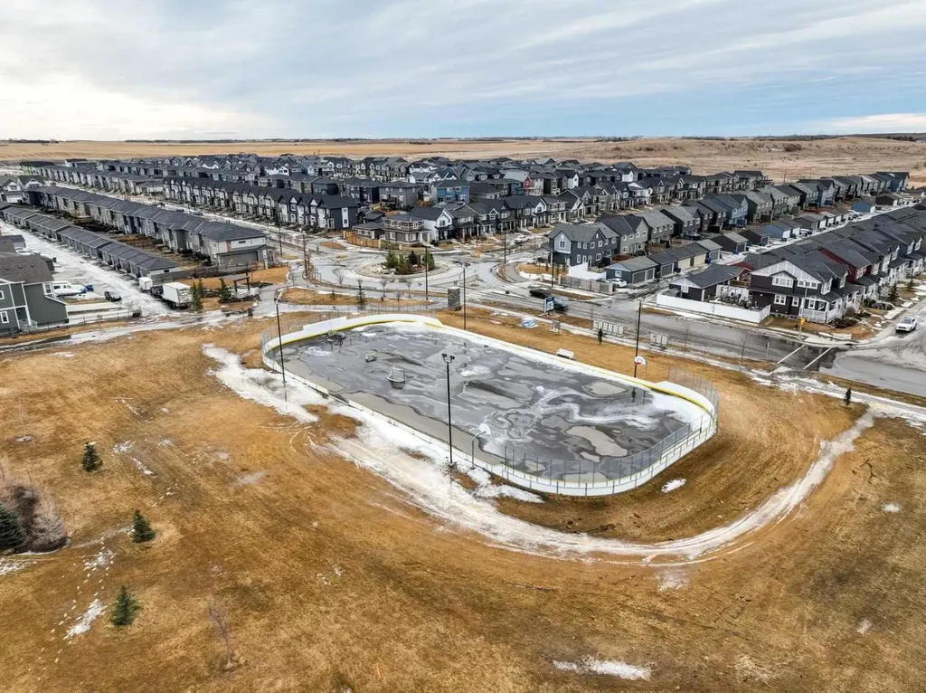 23 Kingston View SE Airdrie AB T4A 0K4