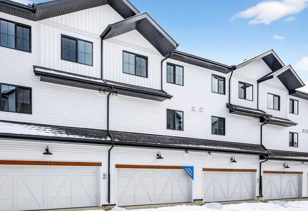 1750 Rangeview Drive SE Calgary AB T3S 0X3