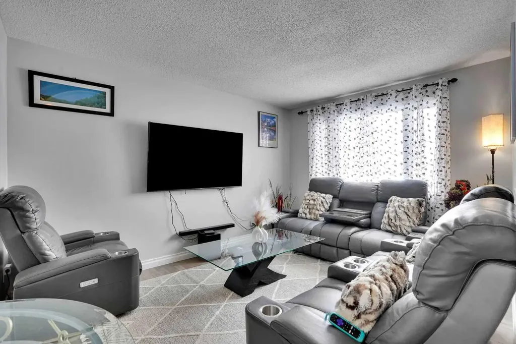 12 Templewood Drive NE Calgary AB T1Y4R7