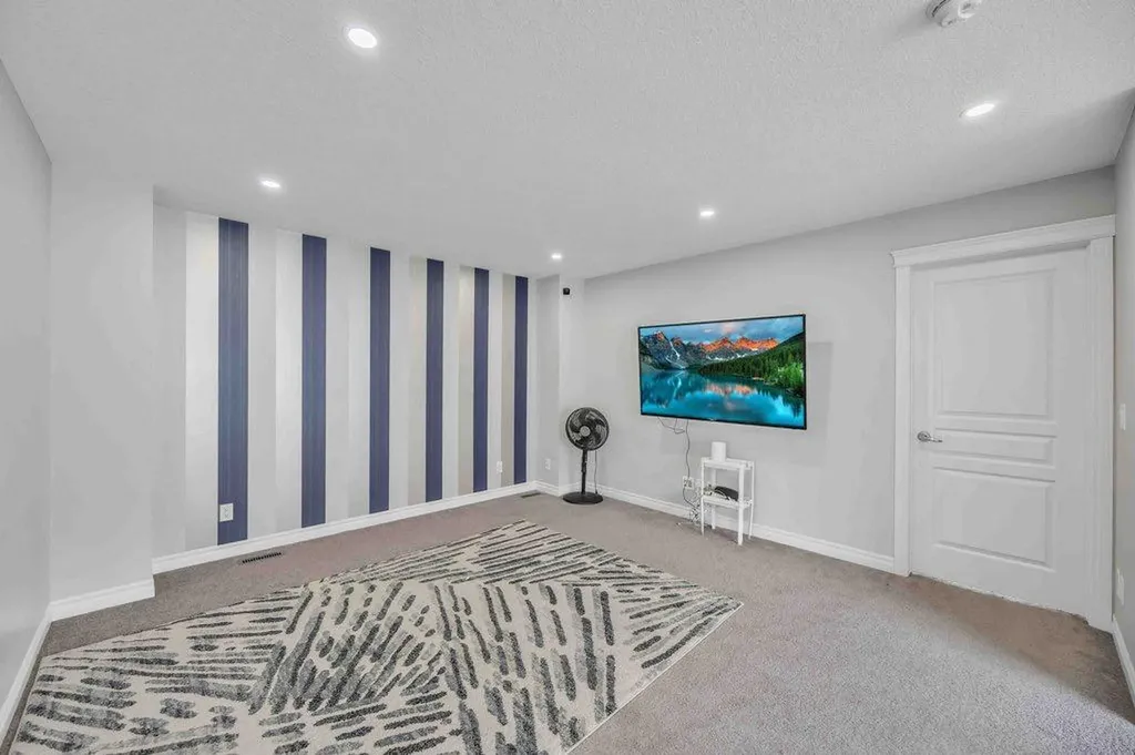 184 Cornerbrook Common NE Calgary AB T3N1L9