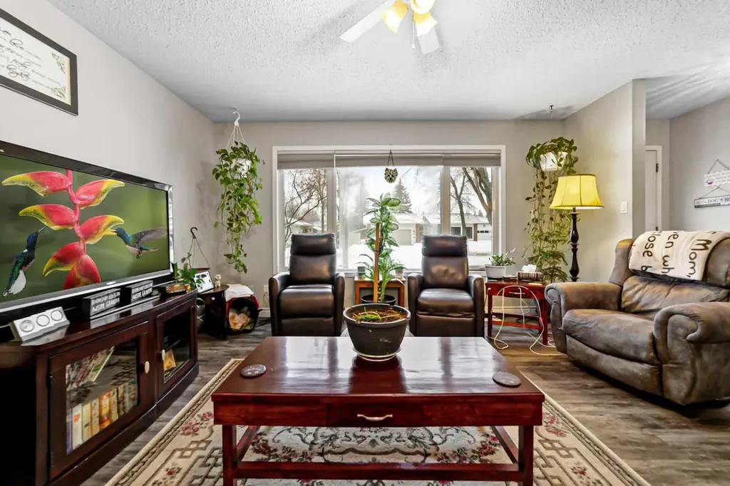 6304 39 Avenue Camrose AB T4V 2Z4