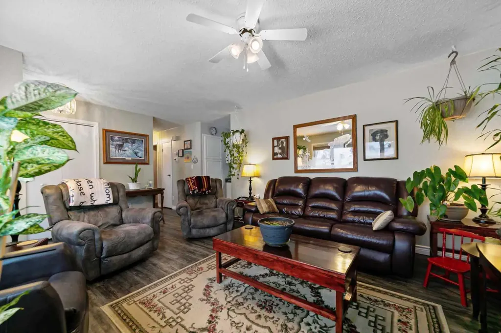 6304 39 Avenue Camrose AB T4V 2Z4