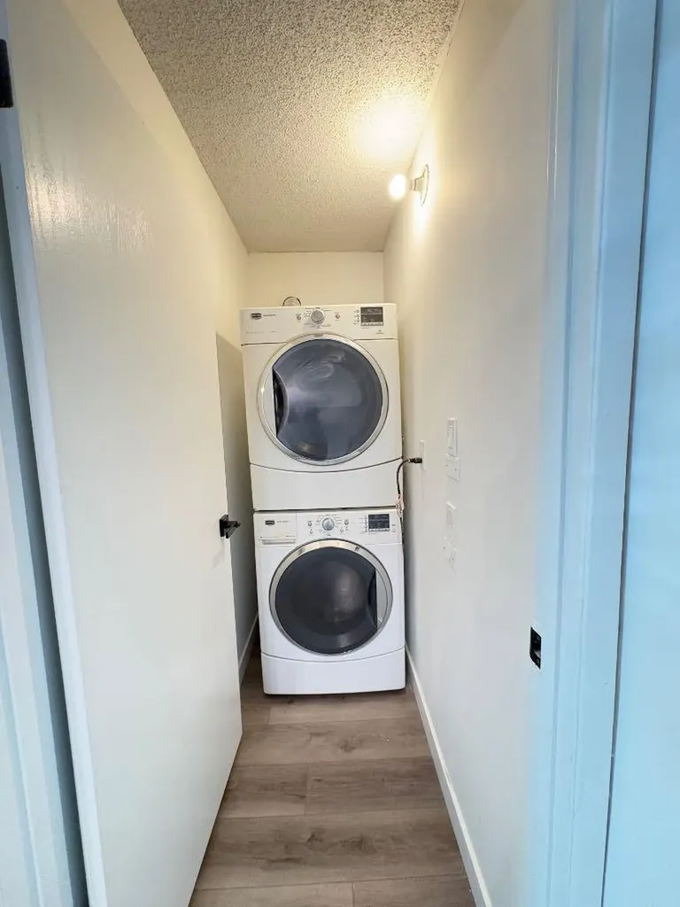 6879 Rundlehorn Drive NE Calgary AB T1Y 4P2