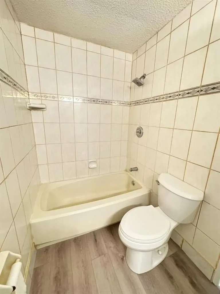 6879 Rundlehorn Drive NE Calgary AB T1Y 4P2