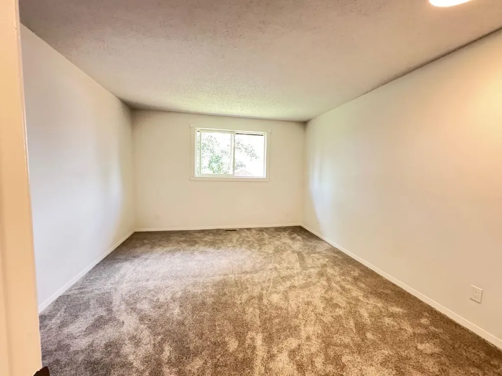 6879 Rundlehorn Drive NE Calgary AB T1Y 4P2