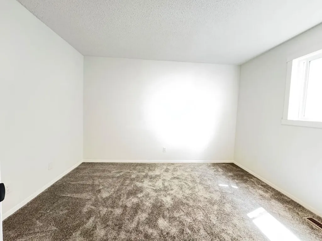 6879 Rundlehorn Drive NE Calgary AB T1Y 4P2