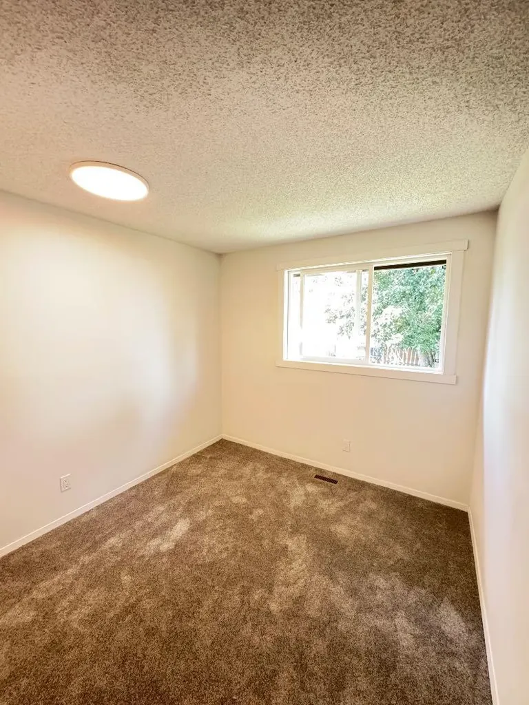 6879 Rundlehorn Drive NE Calgary AB T1Y 4P2