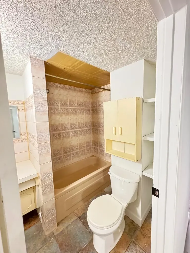 6879 Rundlehorn Drive NE Calgary AB T1Y 4P2