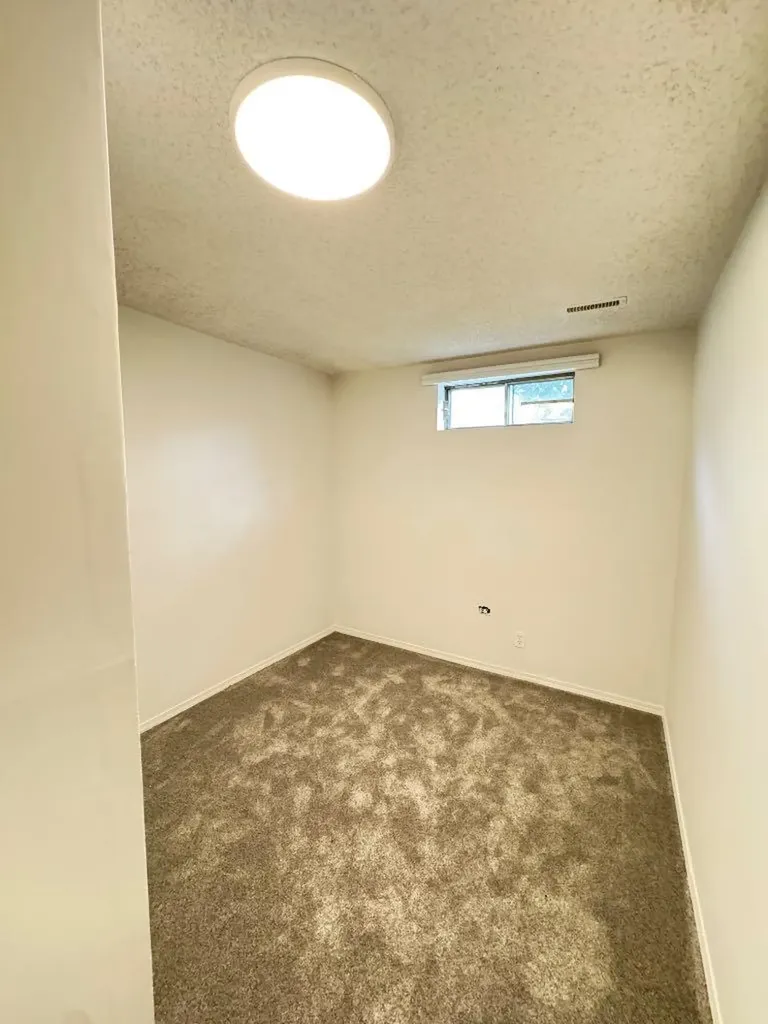 6879 Rundlehorn Drive NE Calgary AB T1Y 4P2