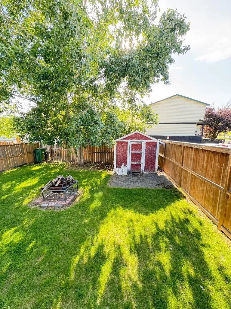 6879 Rundlehorn Drive NE Calgary AB T1Y 4P2