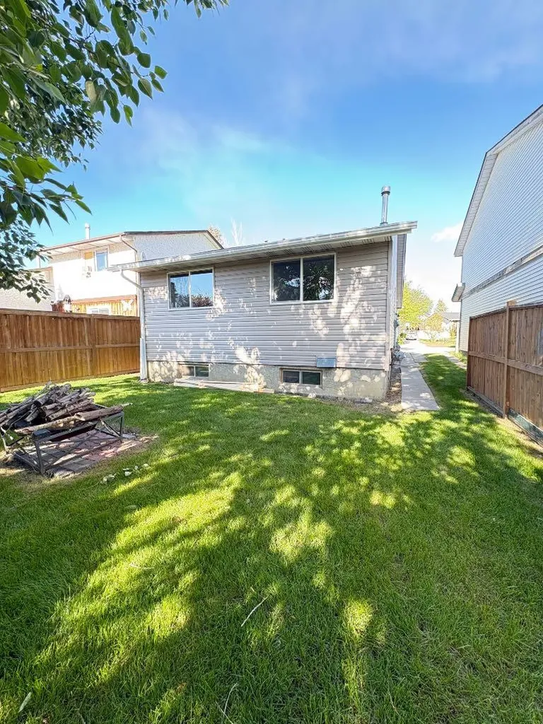 6879 Rundlehorn Drive NE Calgary AB T1Y 4P2