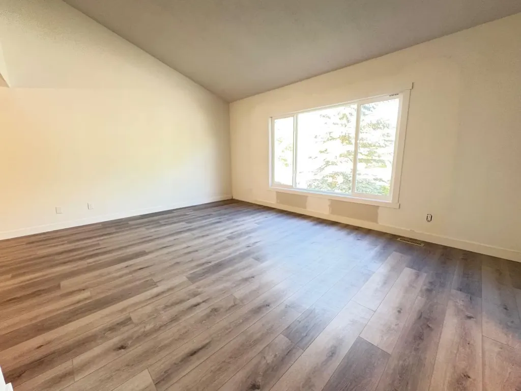 6879 Rundlehorn Drive NE Calgary AB T1Y 4P2