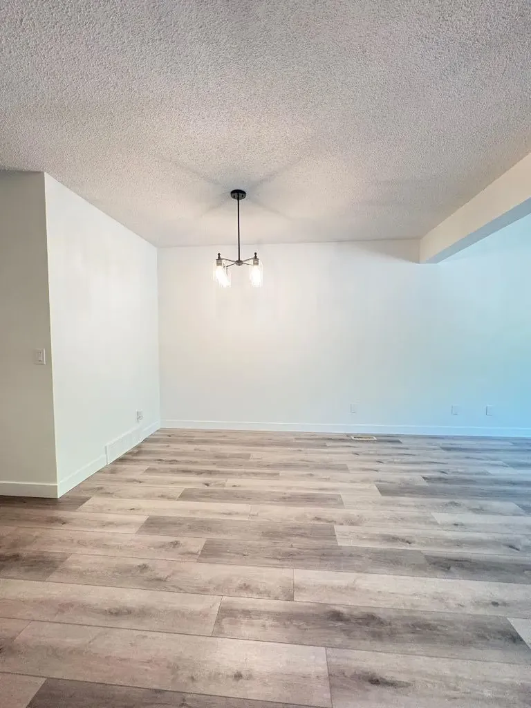 6879 Rundlehorn Drive NE Calgary AB T1Y 4P2