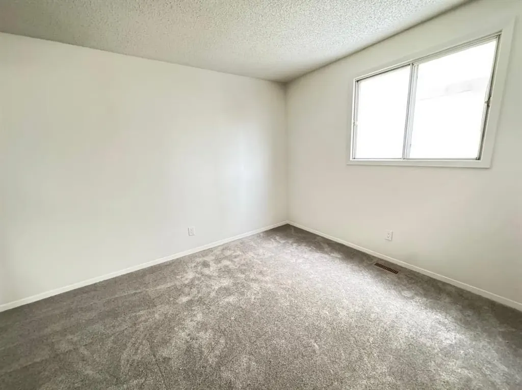 6879 Rundlehorn Drive NE Calgary AB T1Y 4P2