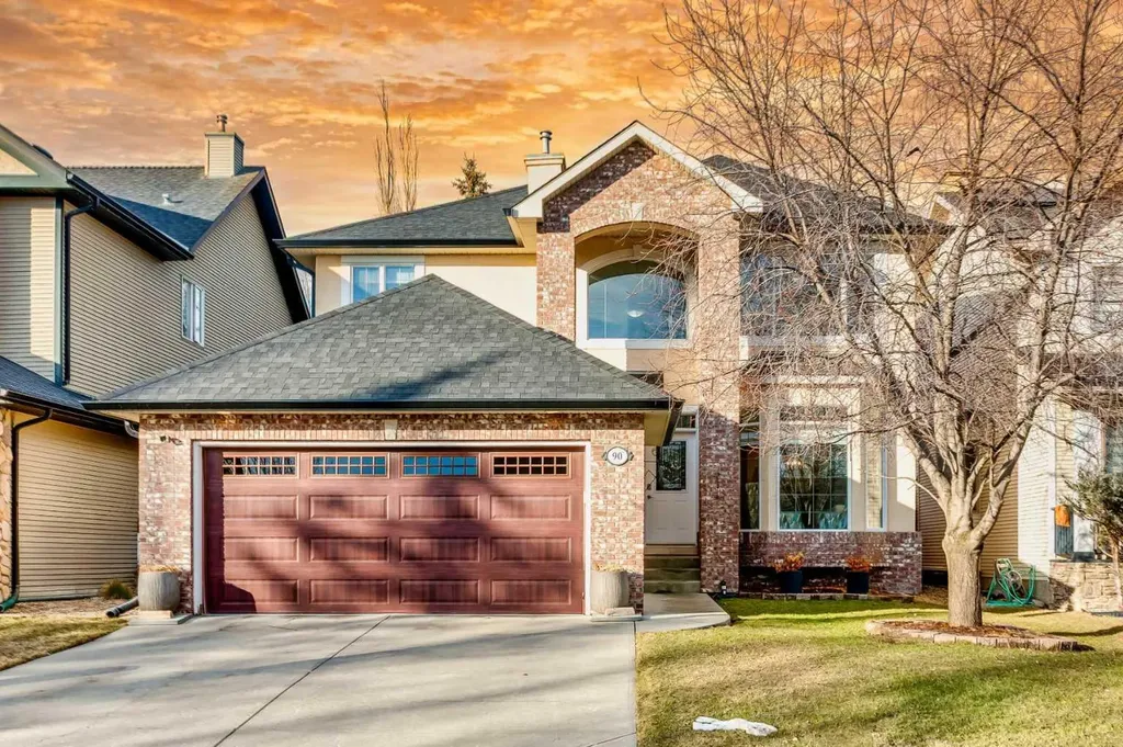 90 Discovery Ridge Road SW Calgary AB T3H 4R4
