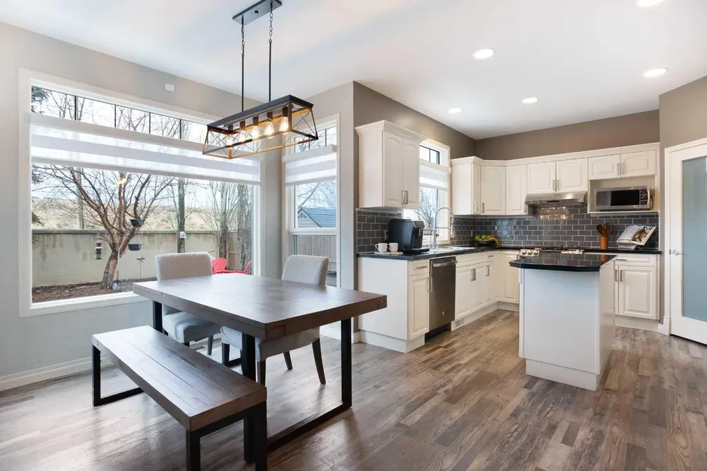 90 Discovery Ridge Road SW Calgary AB T3H 4R4