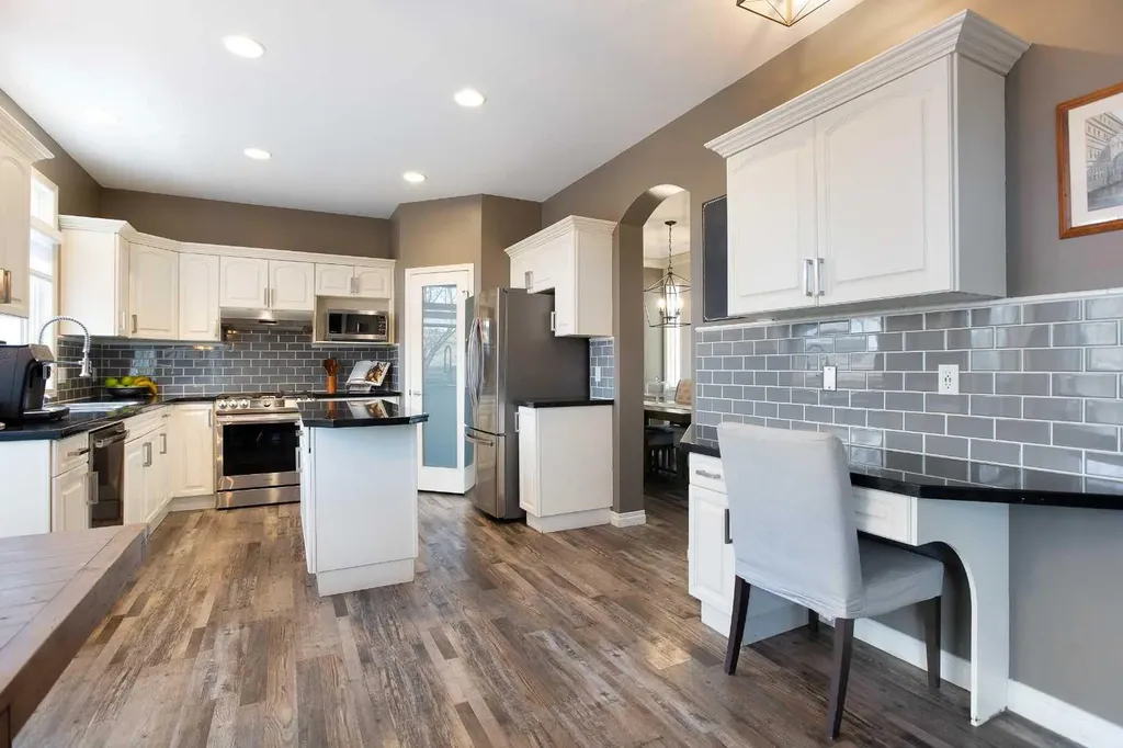 90 Discovery Ridge Road SW Calgary AB T3H 4R4