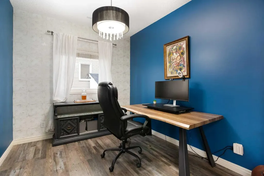 90 Discovery Ridge Road SW Calgary AB T3H 4R4