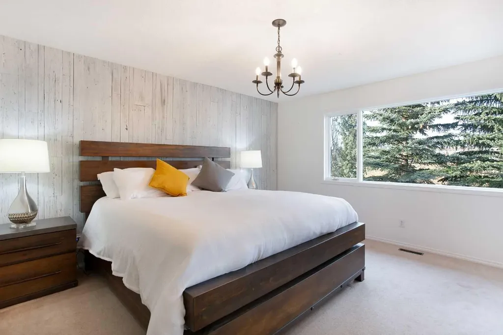 90 Discovery Ridge Road SW Calgary AB T3H 4R4