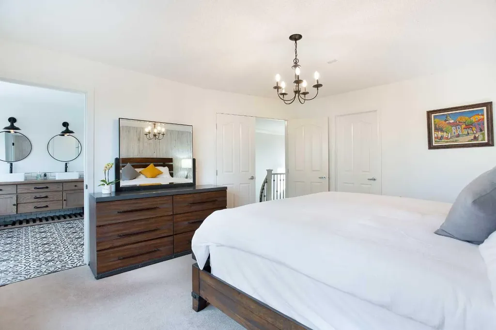 90 Discovery Ridge Road SW Calgary AB T3H 4R4