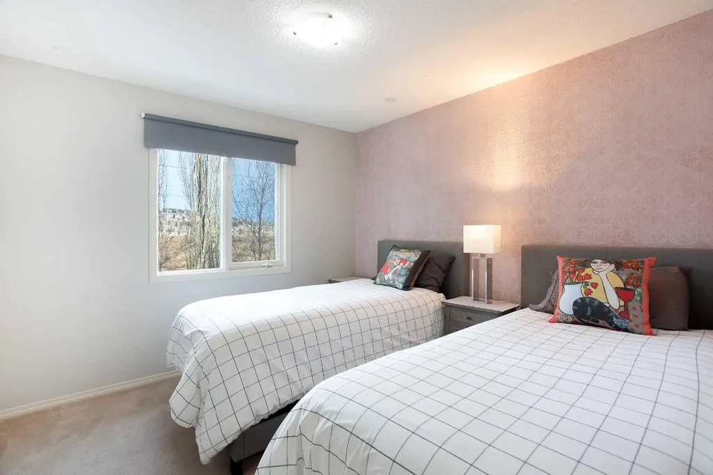90 Discovery Ridge Road SW Calgary AB T3H 4R4