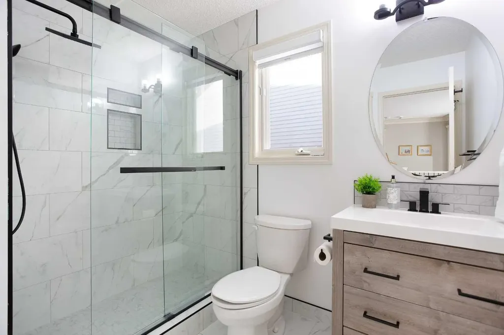 90 Discovery Ridge Road SW Calgary AB T3H 4R4
