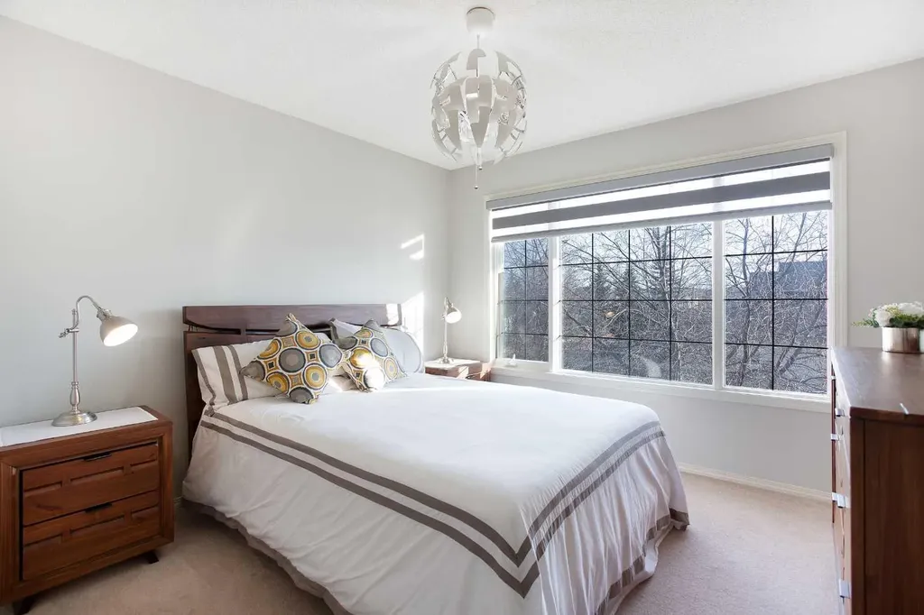 90 Discovery Ridge Road SW Calgary AB T3H 4R4