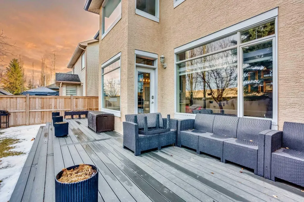 90 Discovery Ridge Road SW Calgary AB T3H 4R4