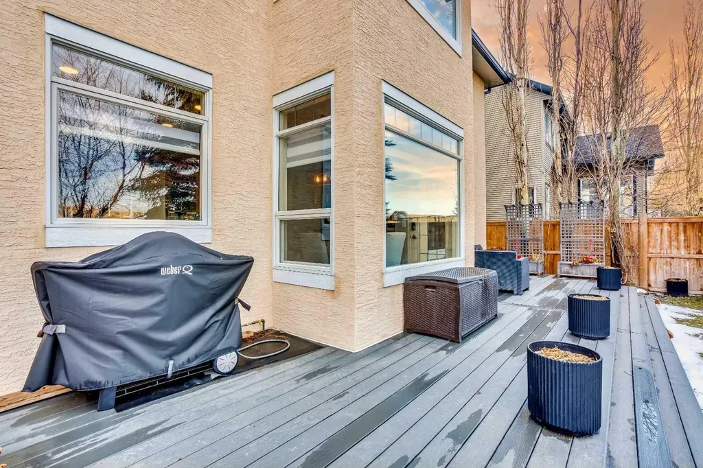 90 Discovery Ridge Road SW Calgary AB T3H 4R4