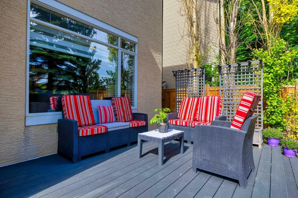 90 Discovery Ridge Road SW Calgary AB T3H 4R4