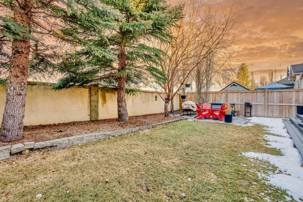 90 Discovery Ridge Road SW Calgary AB T3H 4R4