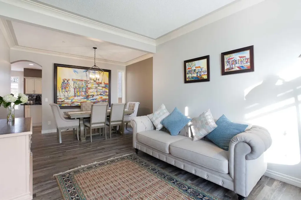90 Discovery Ridge Road SW Calgary AB T3H 4R4