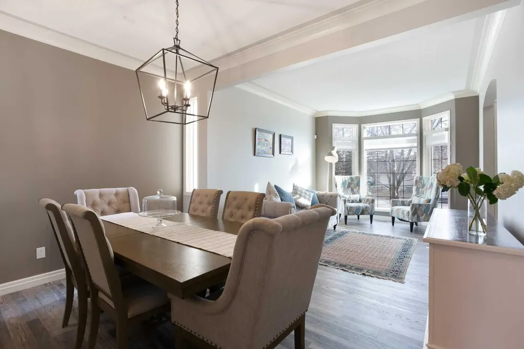 90 Discovery Ridge Road SW Calgary AB T3H 4R4