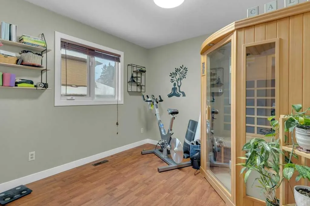 4904 43 Street Ponoka AB T4J 1C2