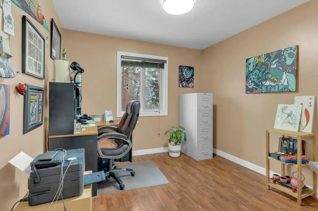 4904 43 Street Ponoka AB T4J 1C2