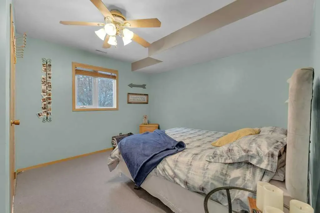 4904 43 Street Ponoka AB T4J 1C2