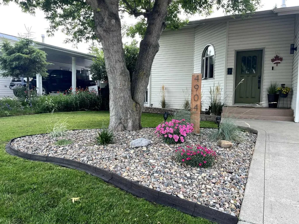 4904 43 Street Ponoka AB T4J 1C2