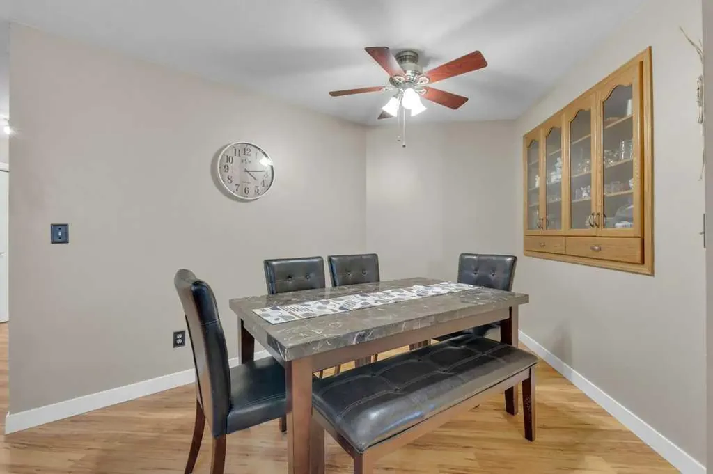 4904 43 Street Ponoka AB T4J 1C2