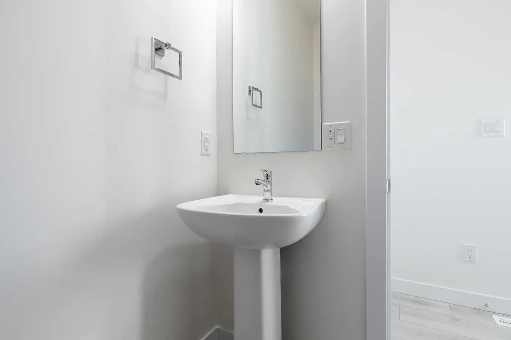 729 Clearview Green Chestermere AB T2P 2G7