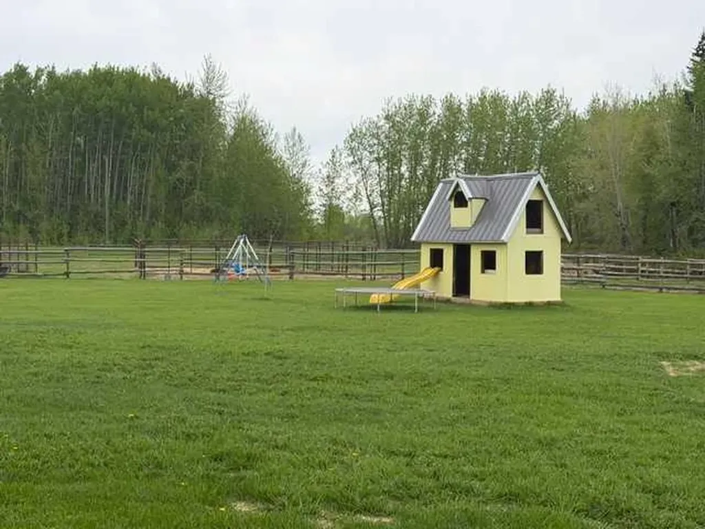 74120 100 Range Road Kinuso AB T0G 2K0