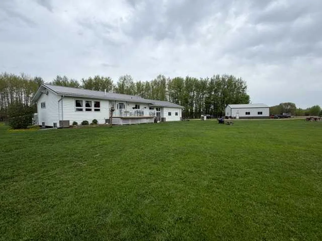 74120 100 Range Road Kinuso AB T0G 2K0
