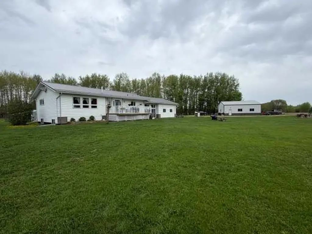 74120 100 Range Road Kinuso AB T0G 2K0