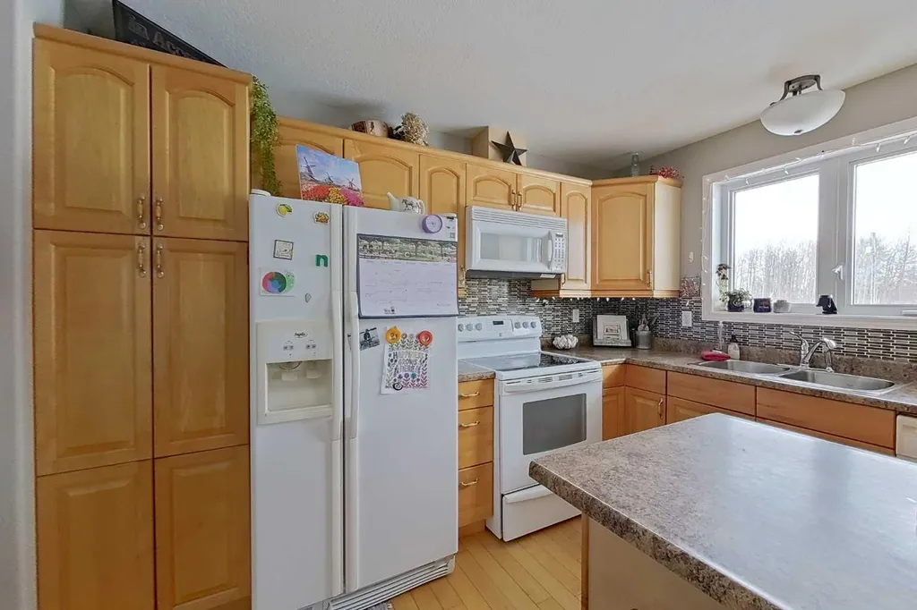 74120 100 Range Road Kinuso AB T0G 2K0