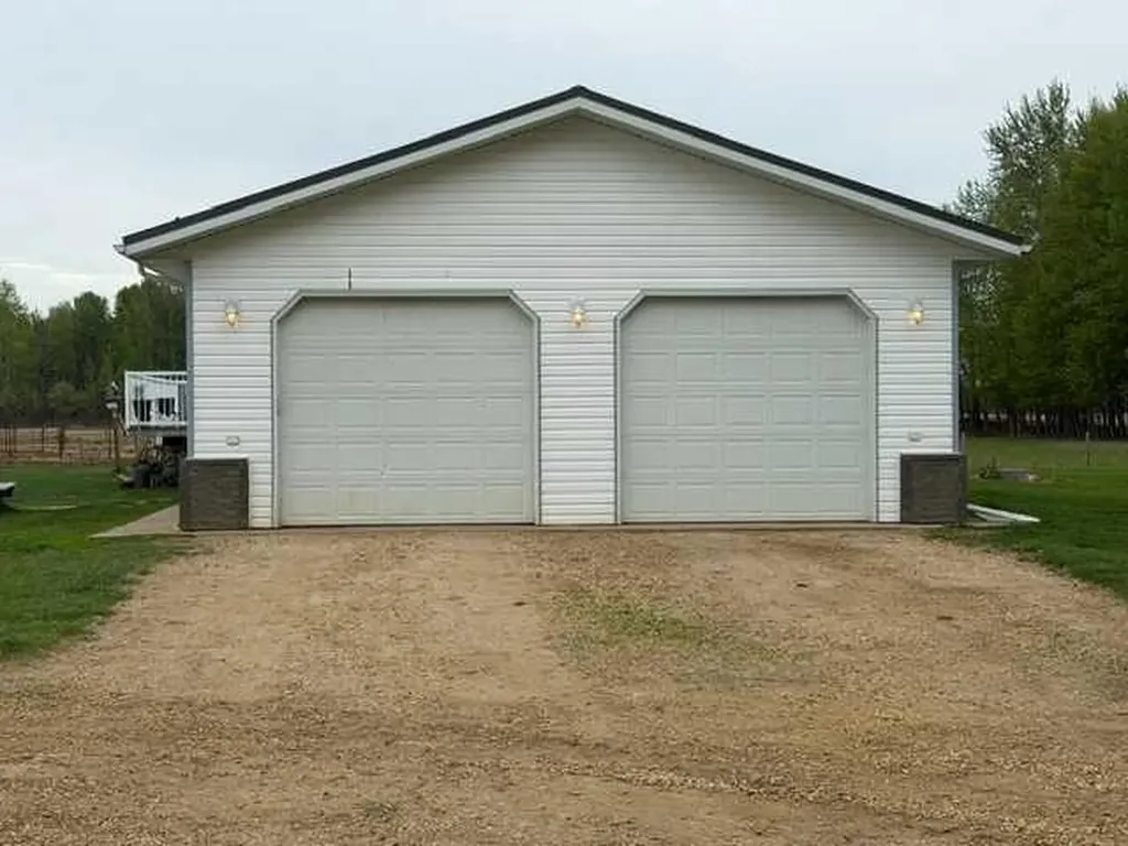 74120 100 Range Road Kinuso AB T0G 2K0